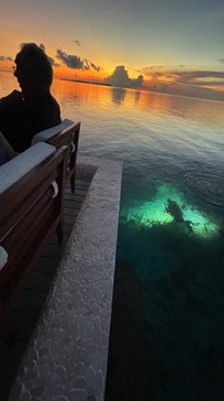 Night dive off pier bar